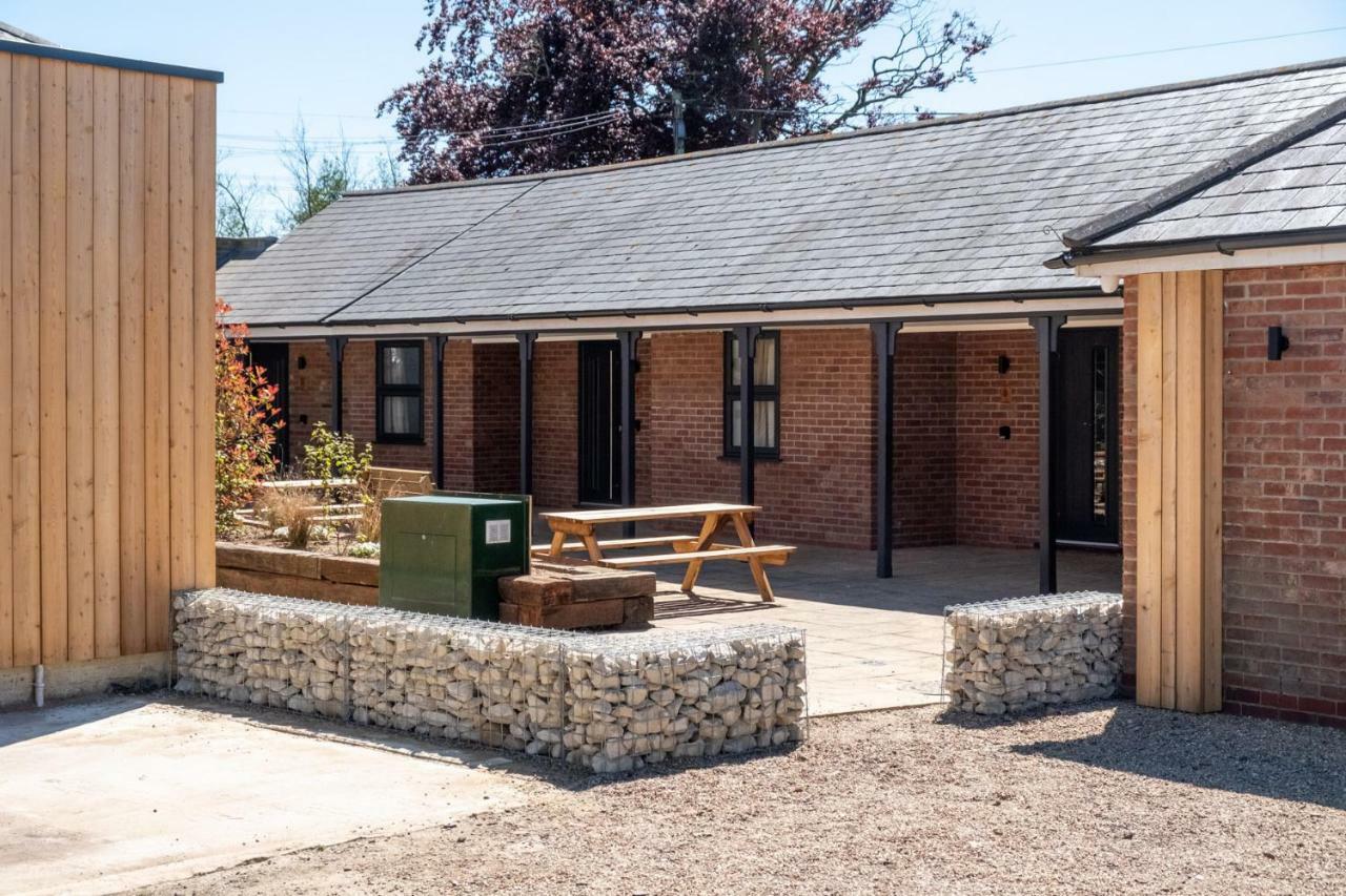 Weeping Willow - Three Tuns Apartments, Pettistree, Wickham Market - By Aldeburgh Coastal Cottages المظهر الخارجي الصورة