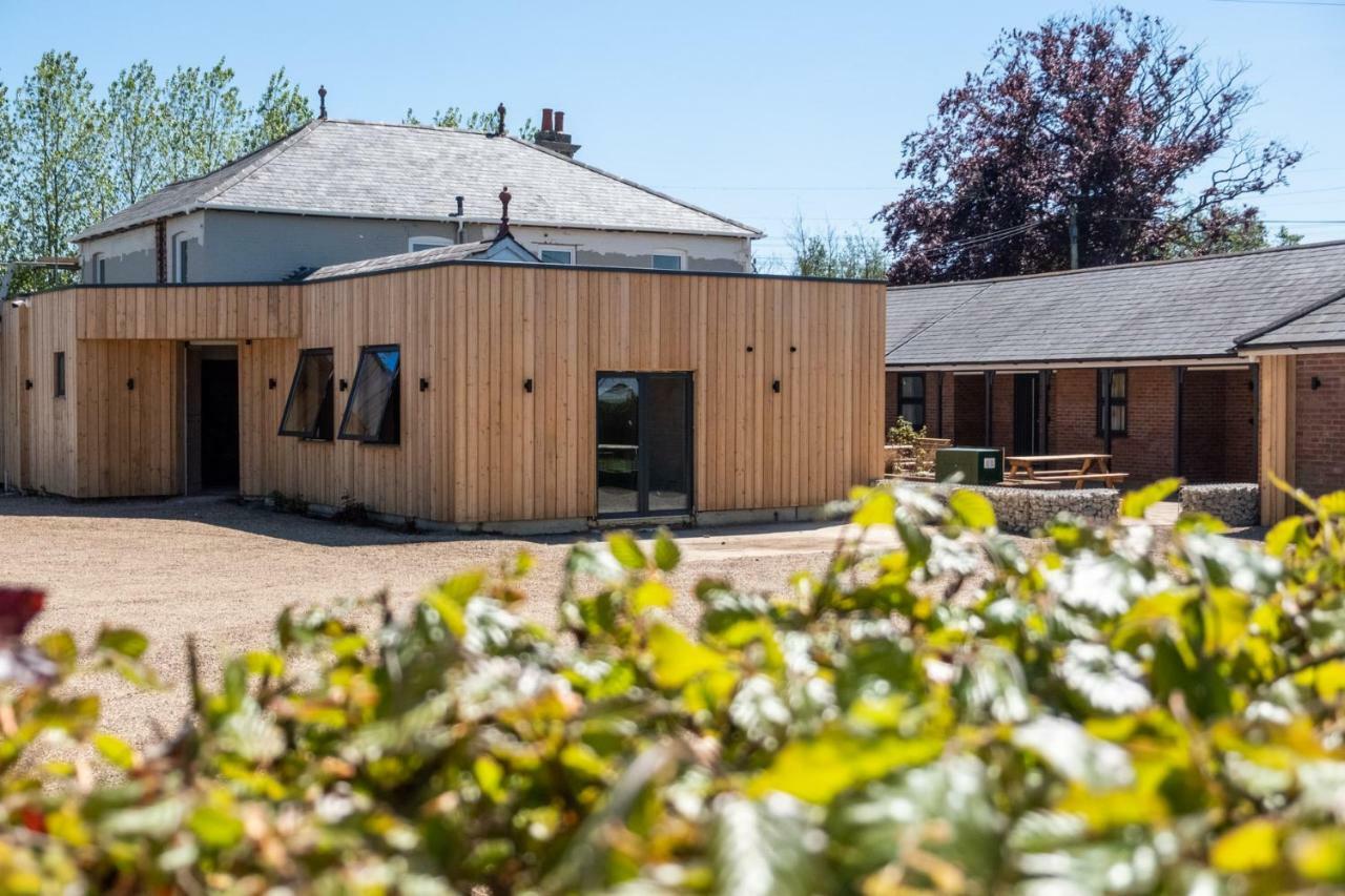 Weeping Willow - Three Tuns Apartments, Pettistree, Wickham Market - By Aldeburgh Coastal Cottages المظهر الخارجي الصورة